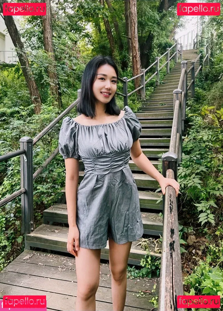 Thea Lee Onlyfans Photo Gallery 