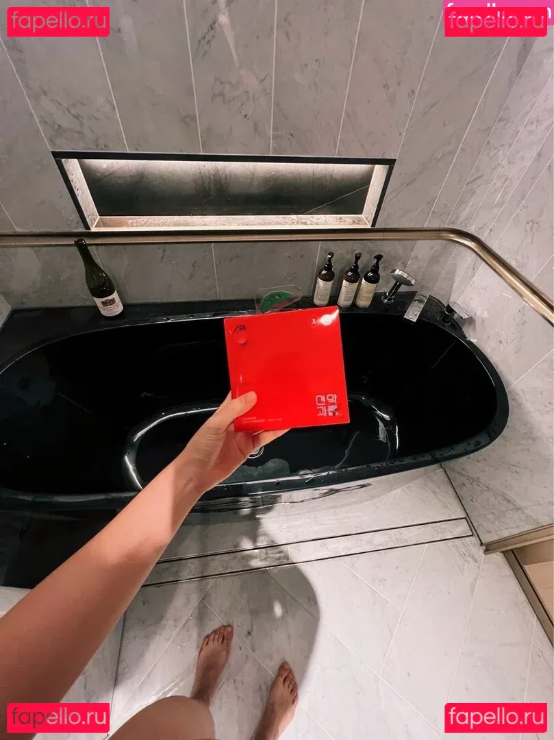 Thea Lee Onlyfans Photo Gallery 