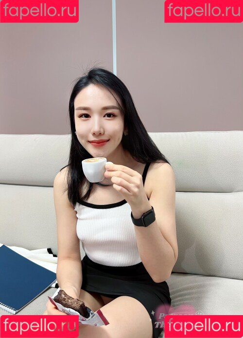 Thea Lee Onlyfans Photo Gallery 