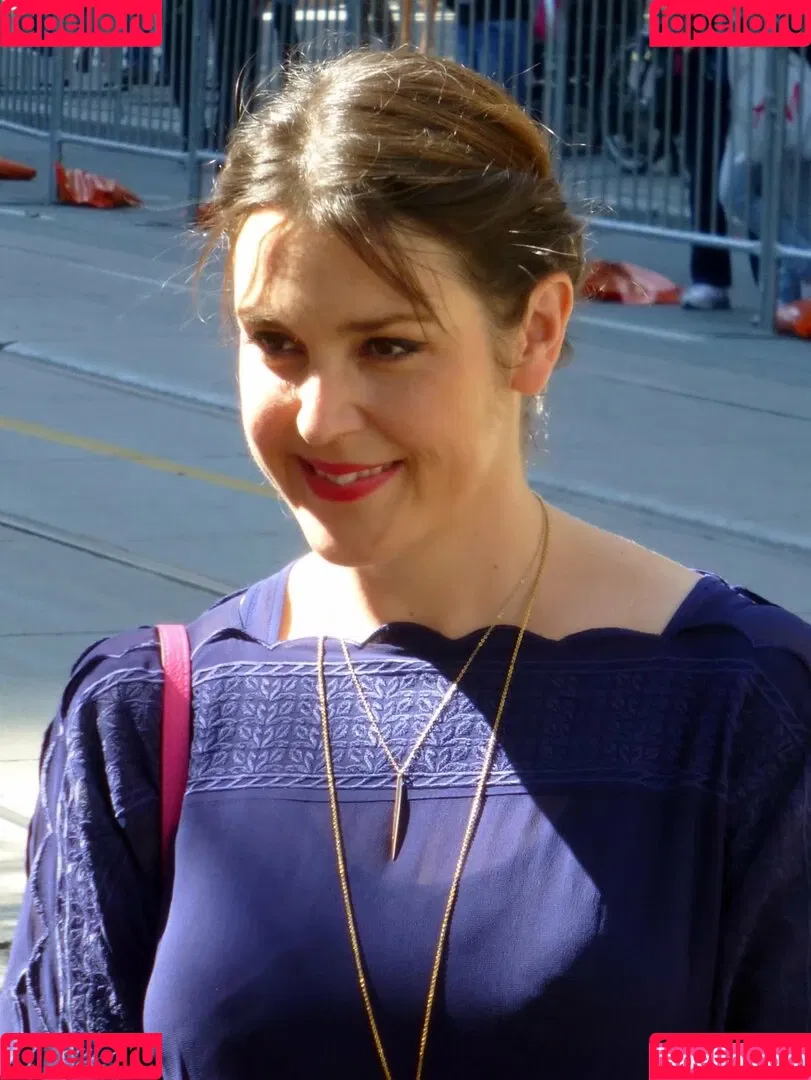 Melanie Lynskey Onlyfans Photo Gallery 