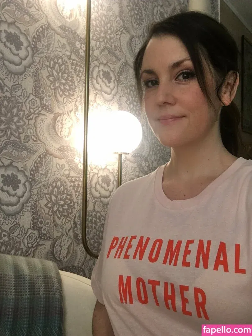 Melanie Lynskey Onlyfans Photo Gallery 