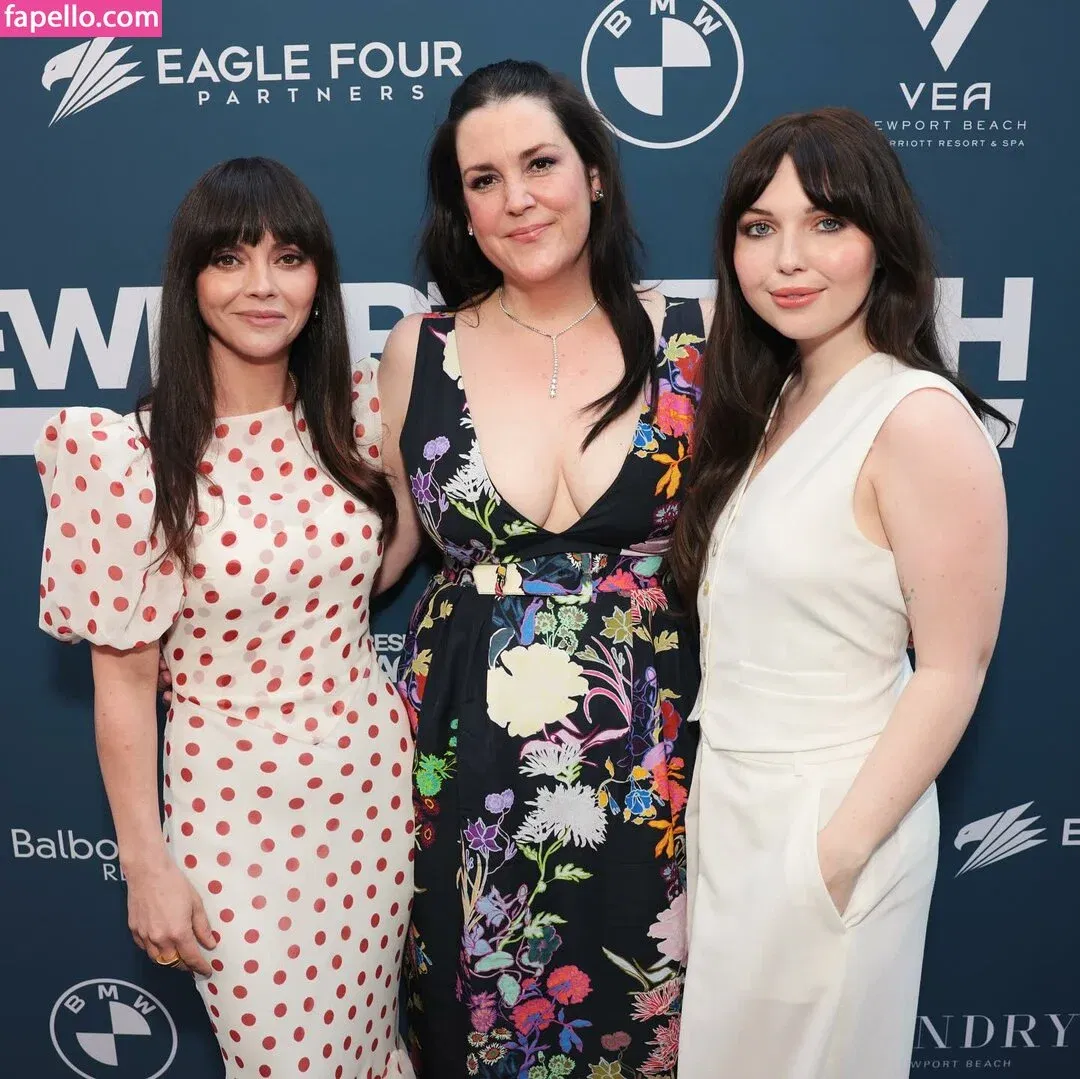 Melanie Lynskey Onlyfans Photo Gallery 