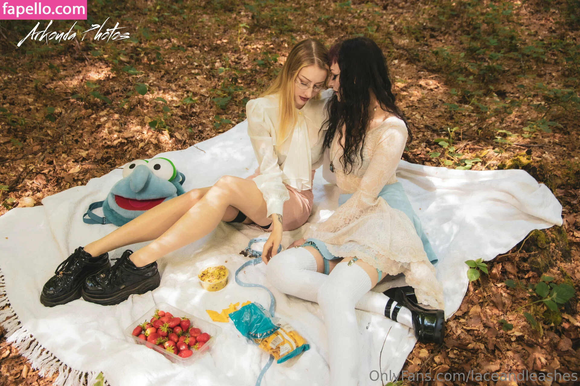 laceandleashes Onlyfans Photo Gallery 