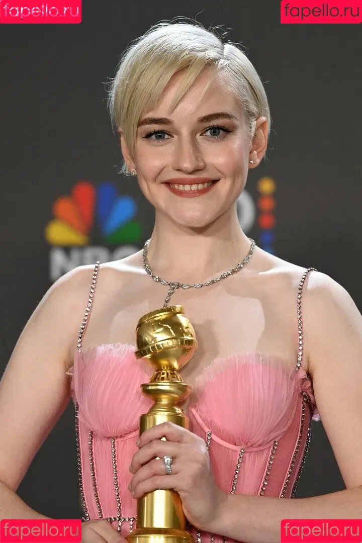 Julia Garner Onlyfans Photo Gallery 