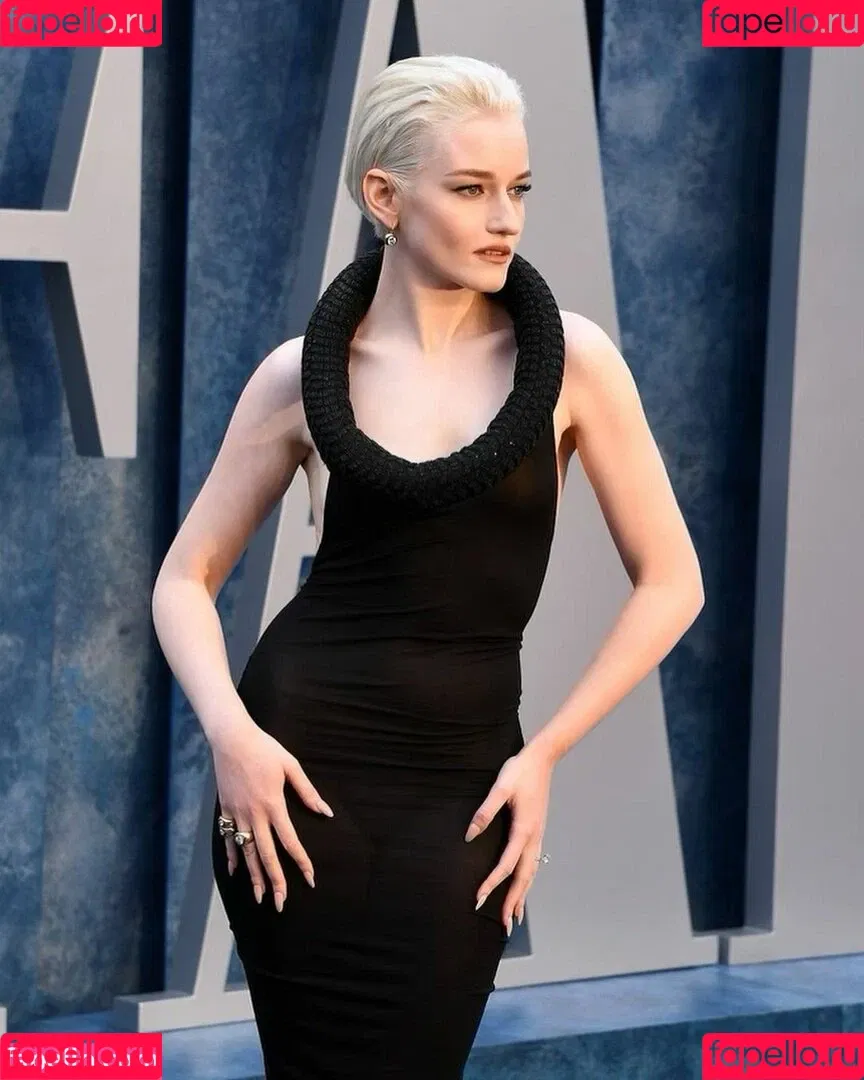 Julia Garner Onlyfans Photo Gallery 