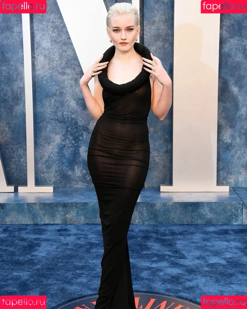 Julia Garner Onlyfans Photo Gallery 