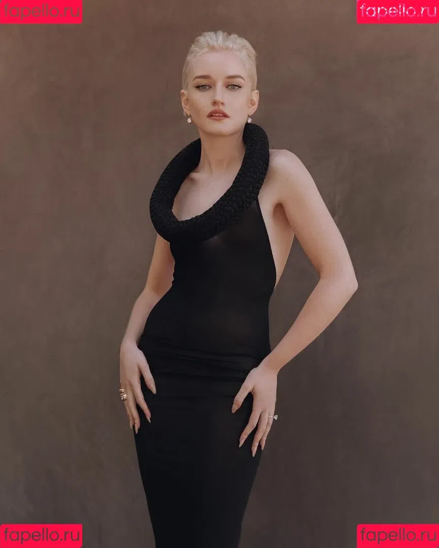 Julia Garner Onlyfans Photo Gallery 