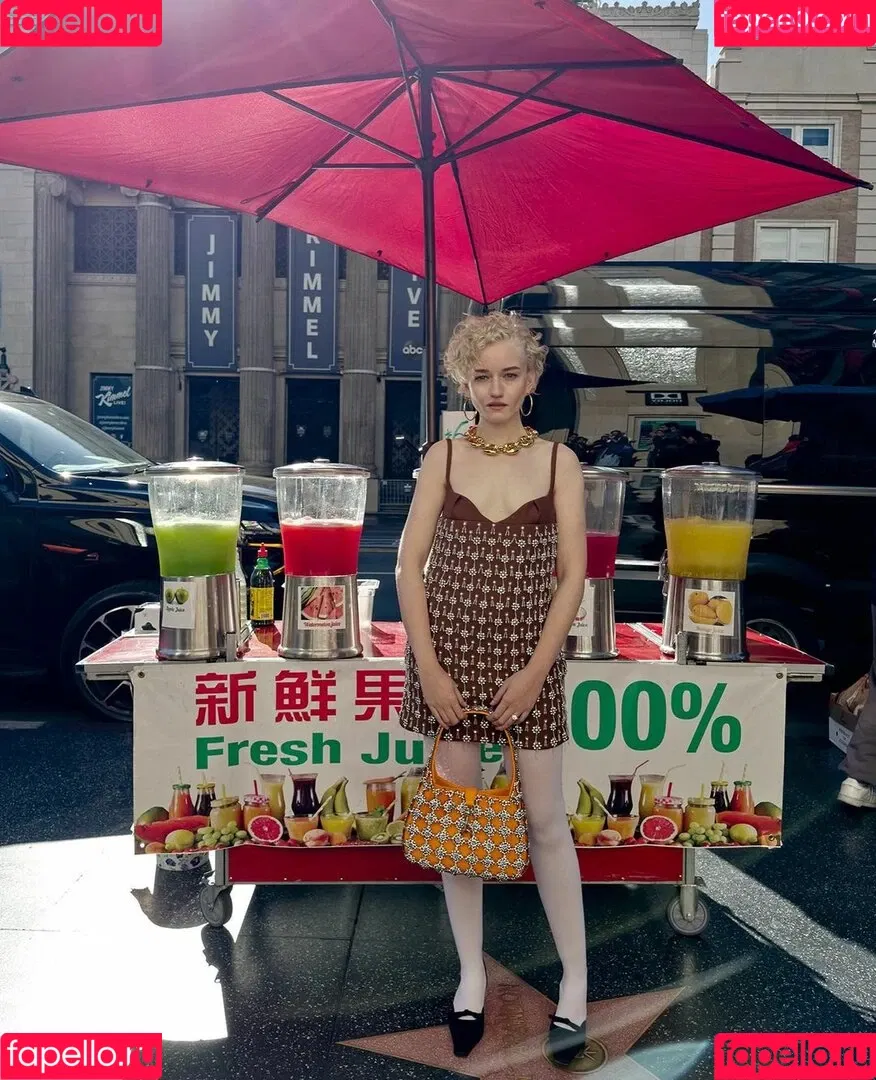 Julia Garner Onlyfans Photo Gallery 