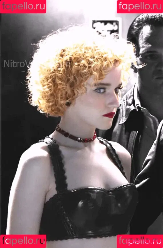 Julia Garner Onlyfans Photo Gallery 