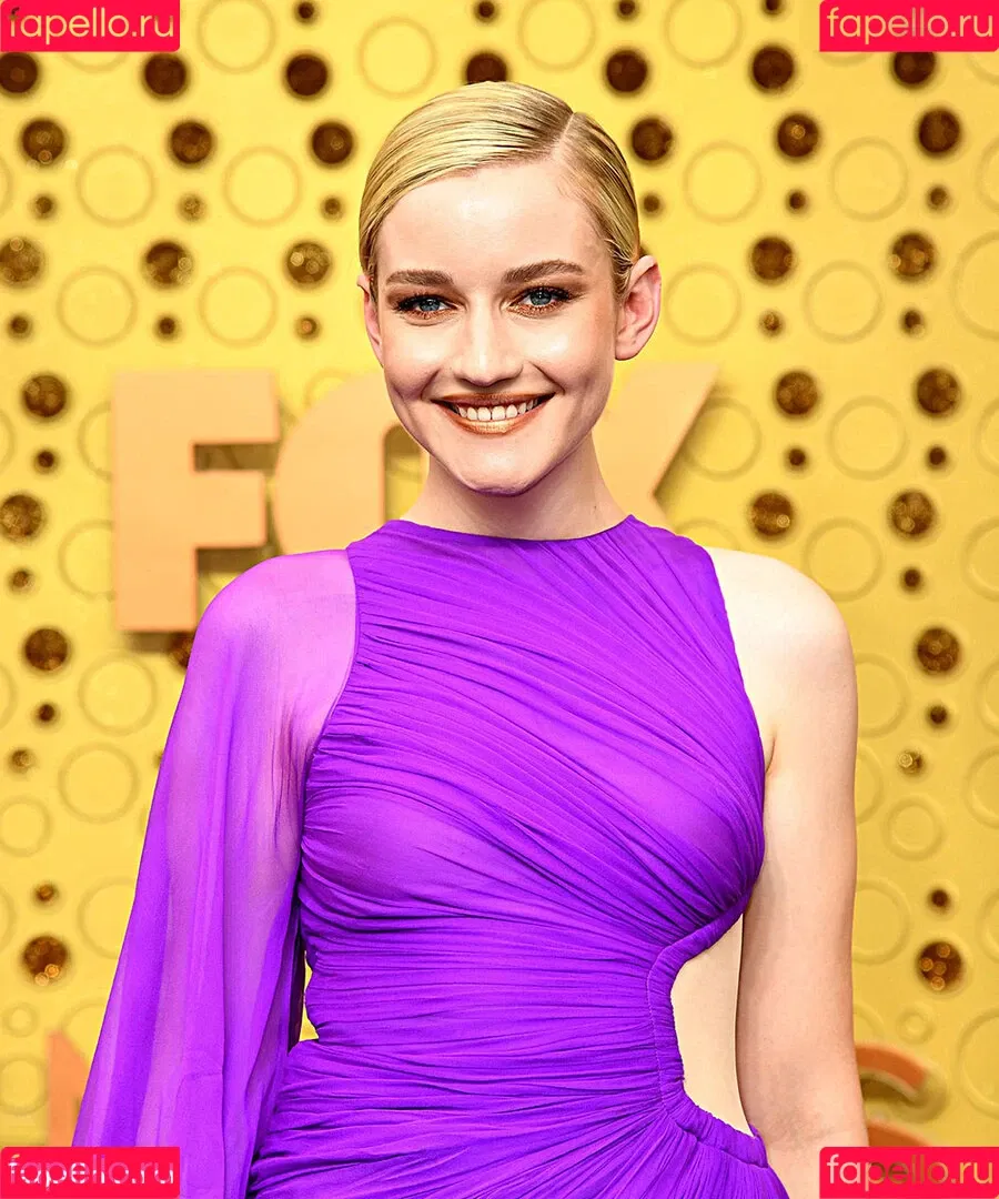 Julia Garner Onlyfans Photo Gallery 