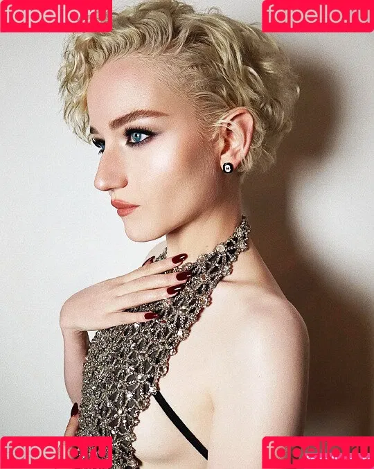 Julia Garner Onlyfans Photo Gallery 