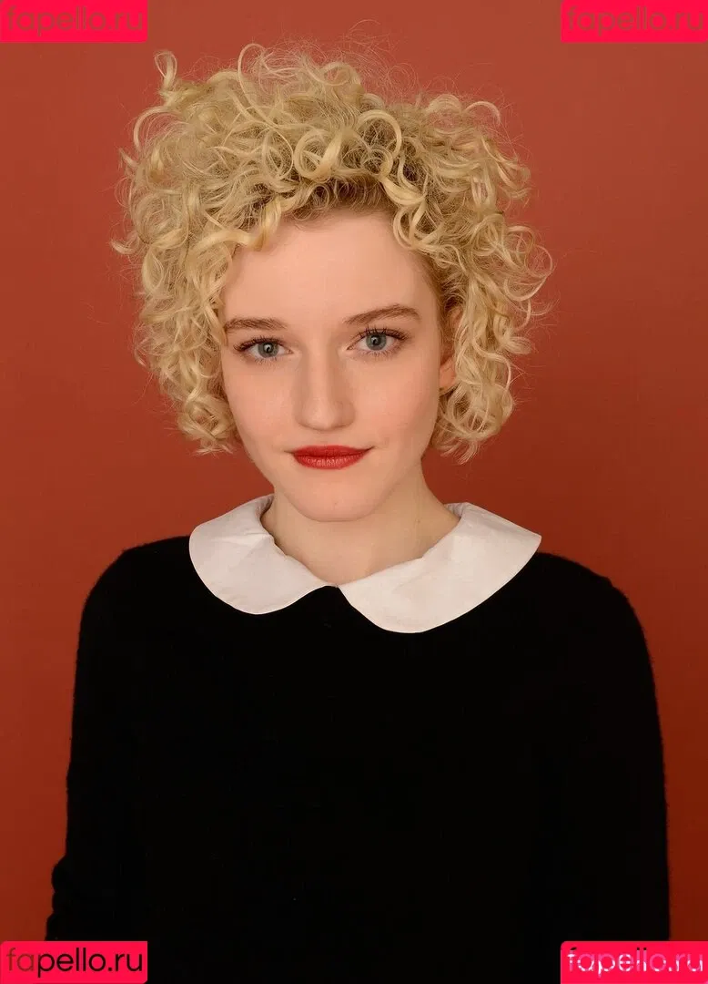 Julia Garner Onlyfans Photo Gallery 