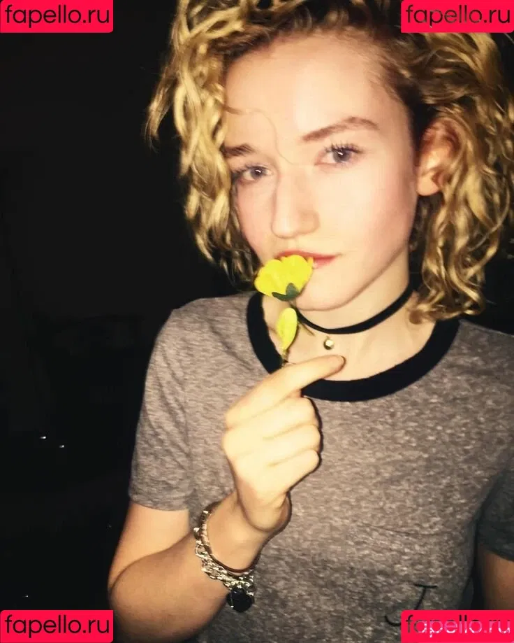 Julia Garner Onlyfans Photo Gallery 