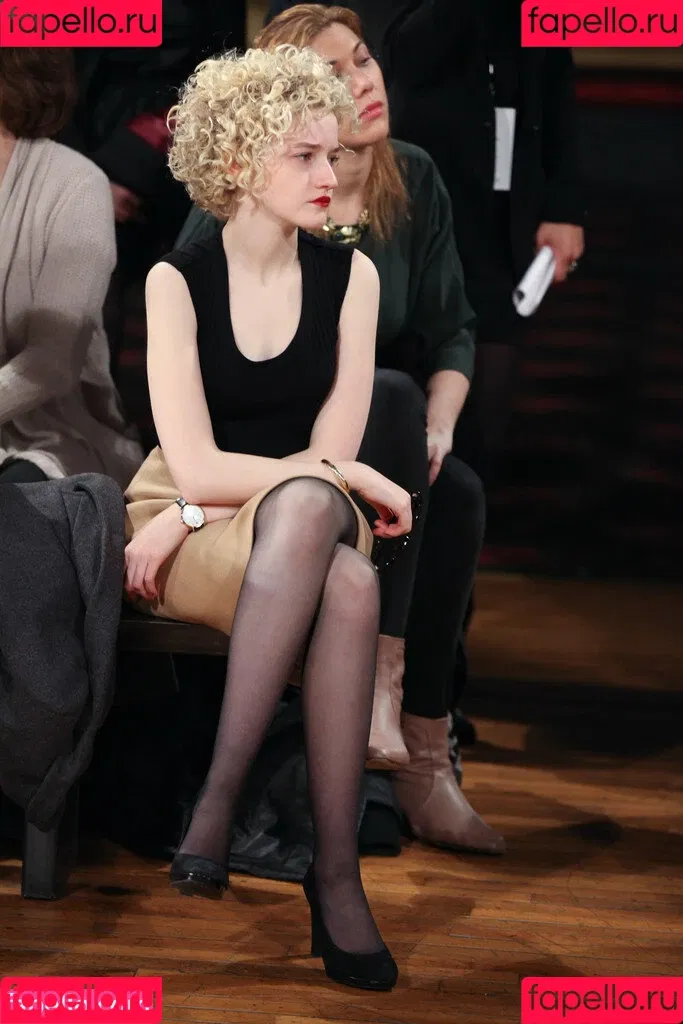 Julia Garner Onlyfans Photo Gallery 