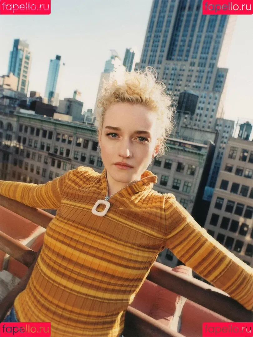 Julia Garner Onlyfans Photo Gallery 