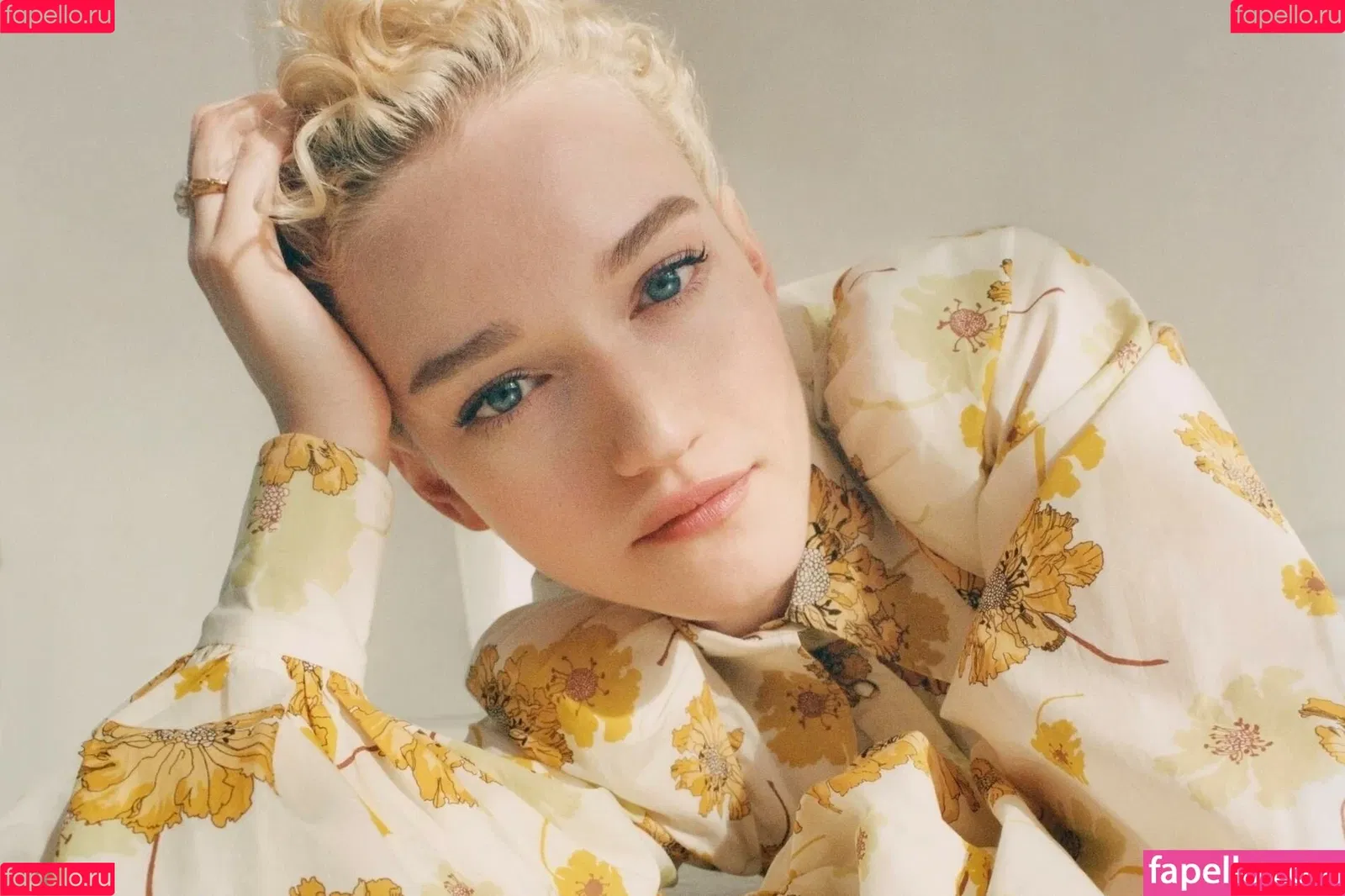 Julia Garner Onlyfans Photo Gallery 