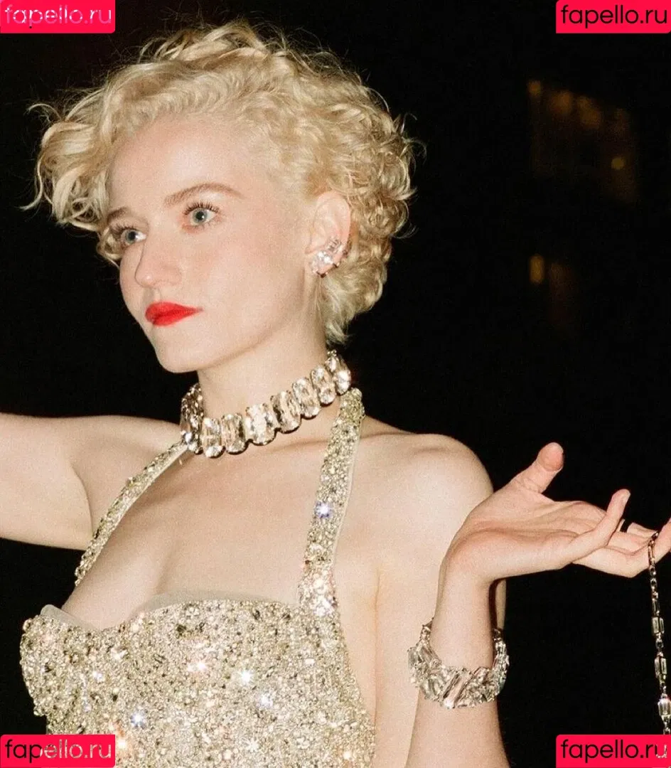 Julia Garner Onlyfans Photo Gallery 
