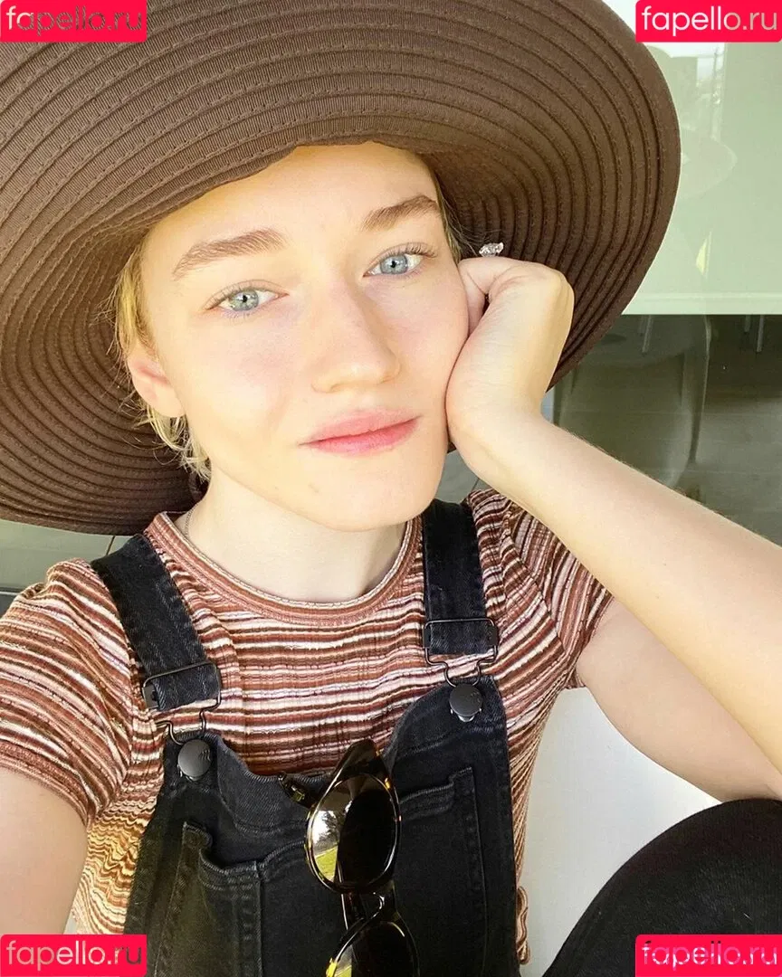 Julia Garner Onlyfans Photo Gallery 