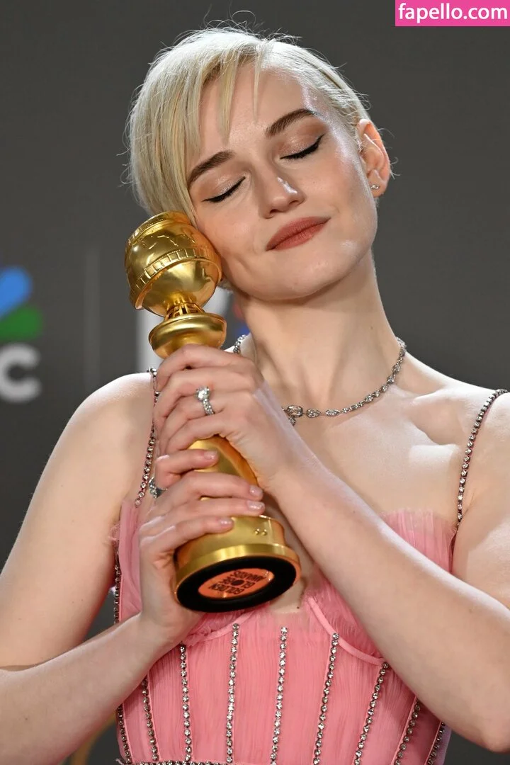 Julia Garner Onlyfans Photo Gallery 