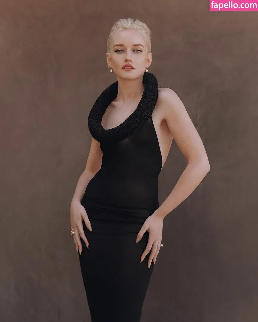 Julia Garner Onlyfans Photo Gallery 