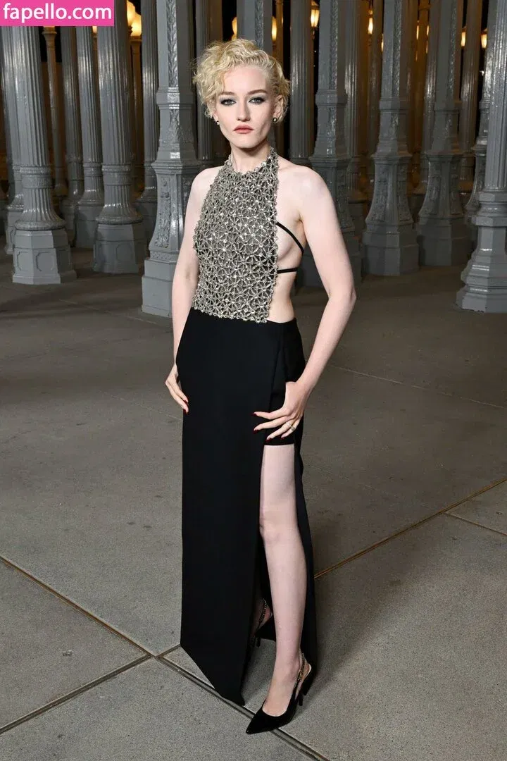 Julia Garner Onlyfans Photo Gallery 