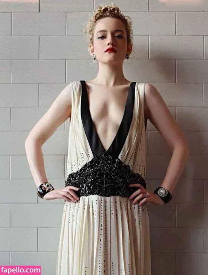 Julia Garner Onlyfans Photo Gallery 