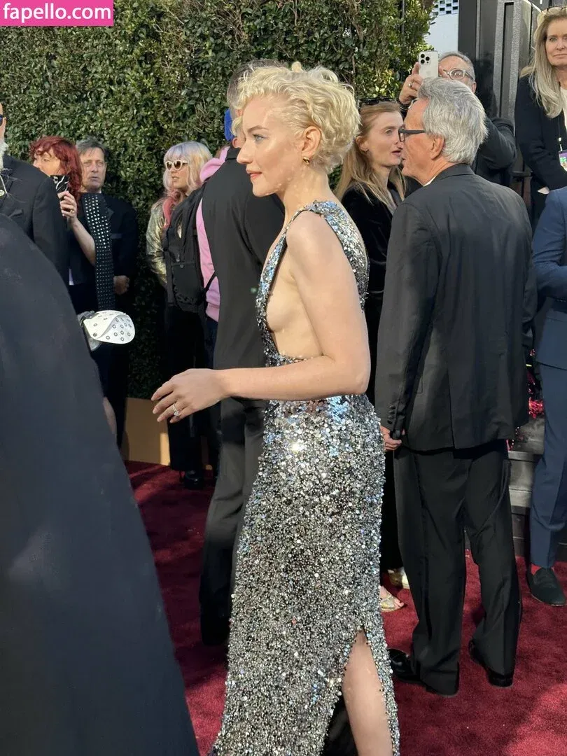 Julia Garner Onlyfans Photo Gallery 