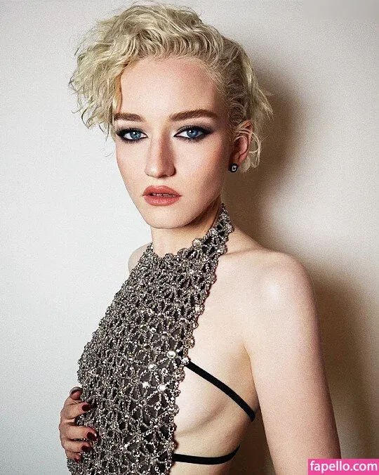 Julia Garner Onlyfans Photo Gallery 