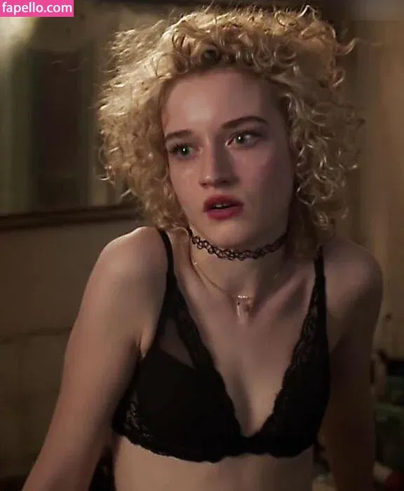 Julia Garner Onlyfans Photo Gallery 