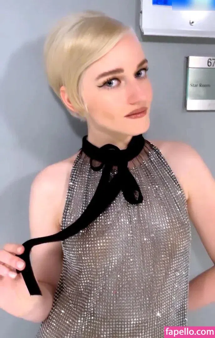 Julia Garner Onlyfans Photo Gallery 