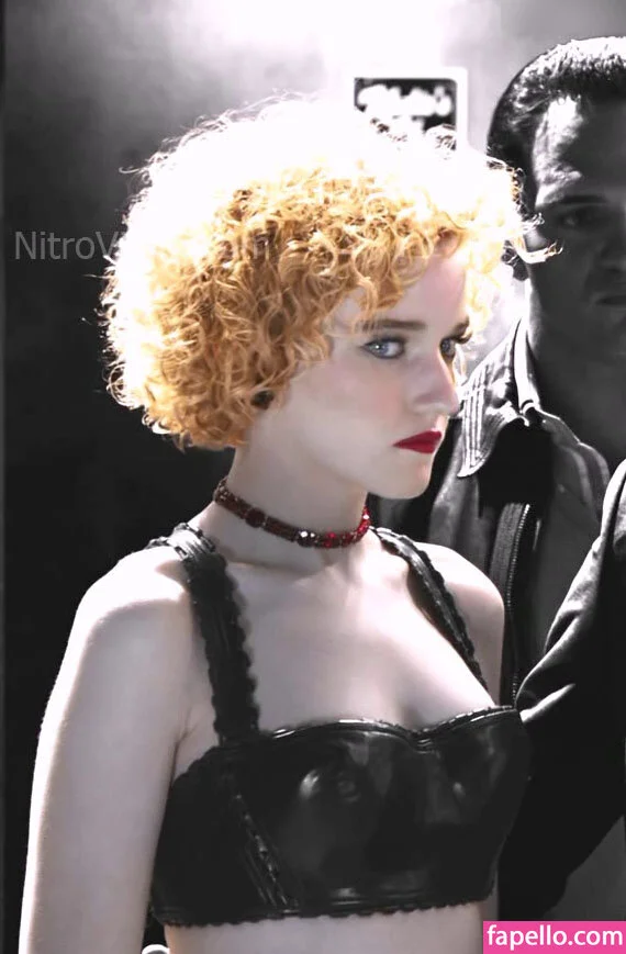 Julia Garner Onlyfans Photo Gallery 