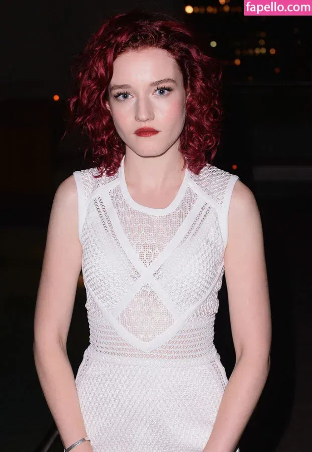 Julia Garner Onlyfans Photo Gallery 
