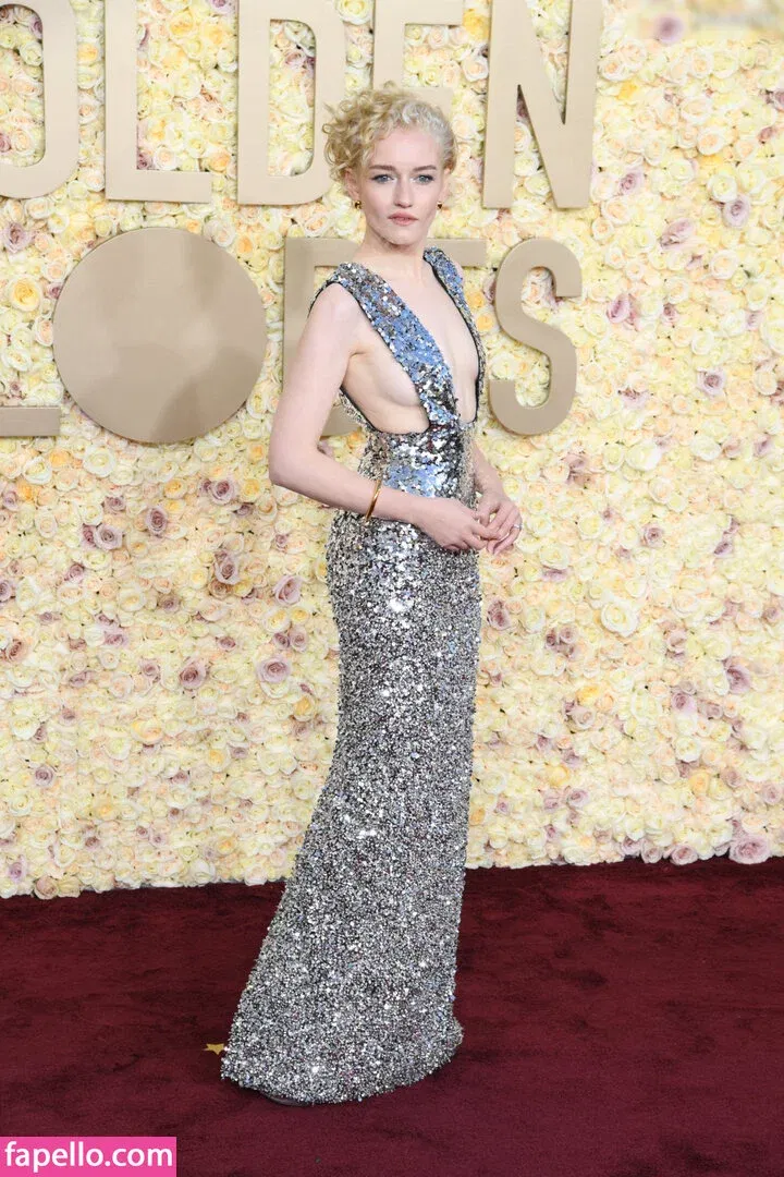 Julia Garner Onlyfans Photo Gallery 