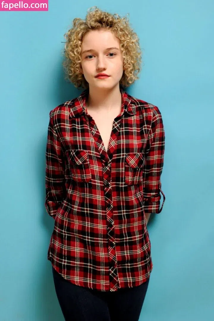 Julia Garner Onlyfans Photo Gallery 