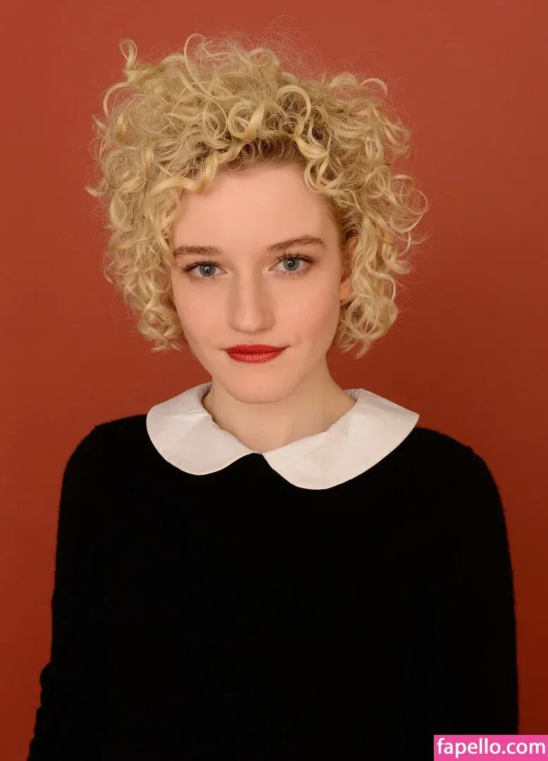 Julia Garner Onlyfans Photo Gallery 