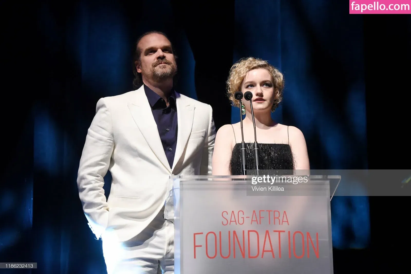 Julia Garner Onlyfans Photo Gallery 