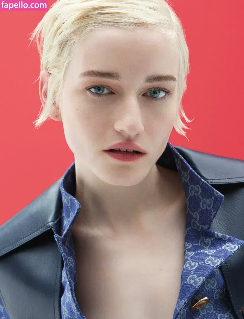 Julia Garner Onlyfans Photo Gallery 