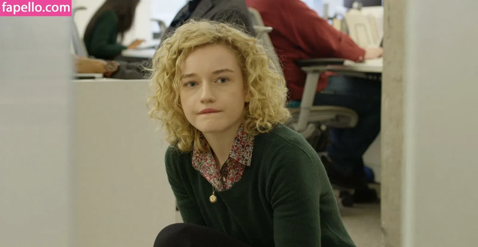 Julia Garner Onlyfans Photo Gallery 