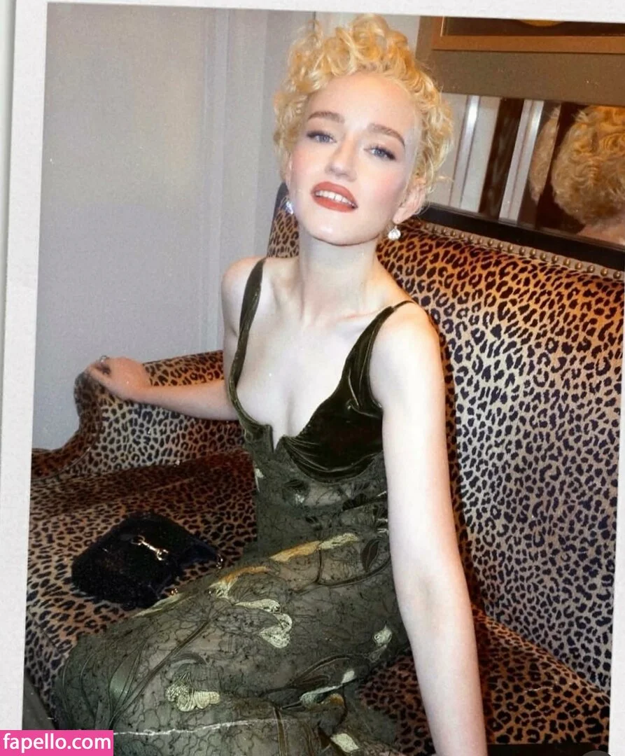 Julia Garner Onlyfans Photo Gallery 