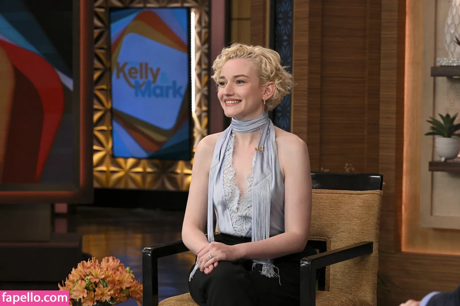 Julia Garner Onlyfans Photo Gallery 