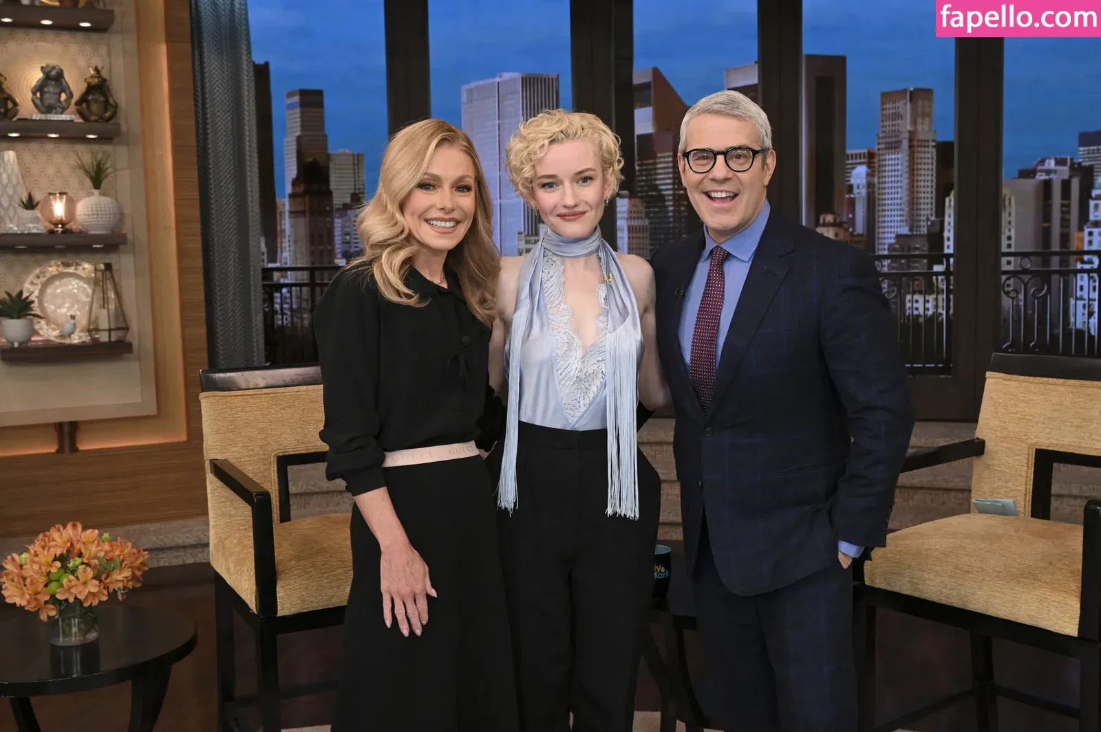 Julia Garner Onlyfans Photo Gallery 