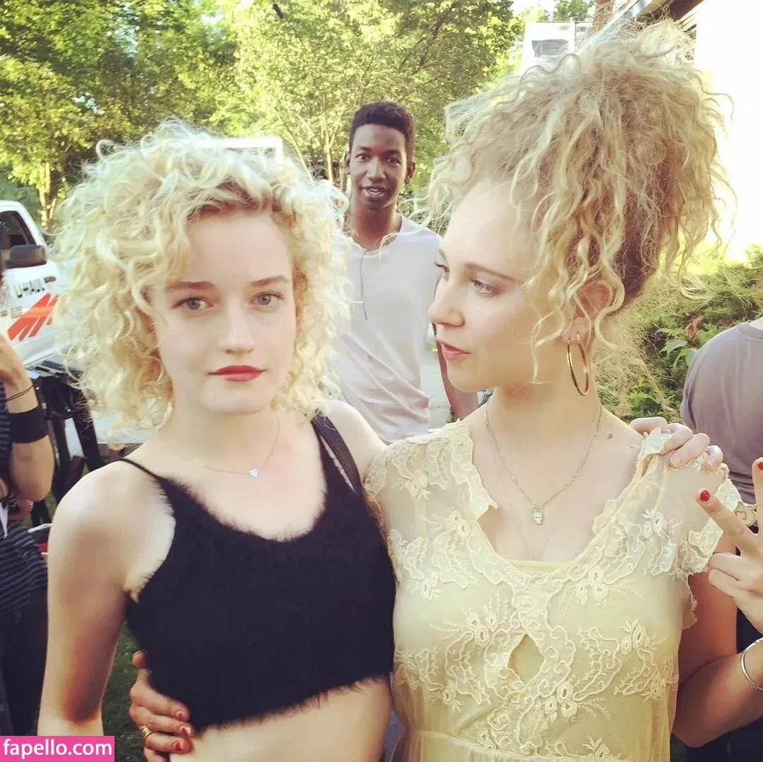 Julia Garner Onlyfans Photo Gallery 