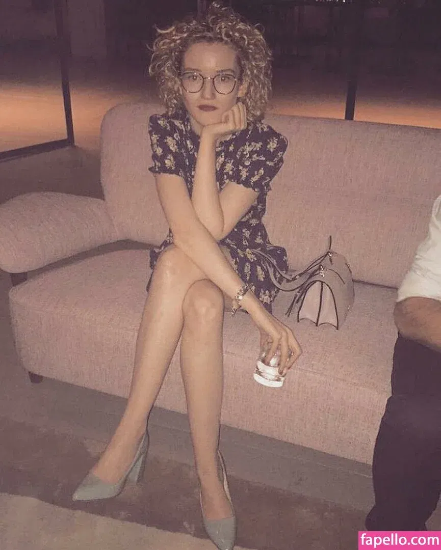 Julia Garner Onlyfans Photo Gallery 
