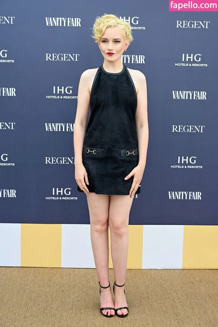 Julia Garner Onlyfans Photo Gallery 