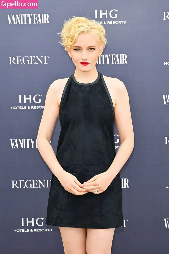 Julia Garner Onlyfans Photo Gallery 