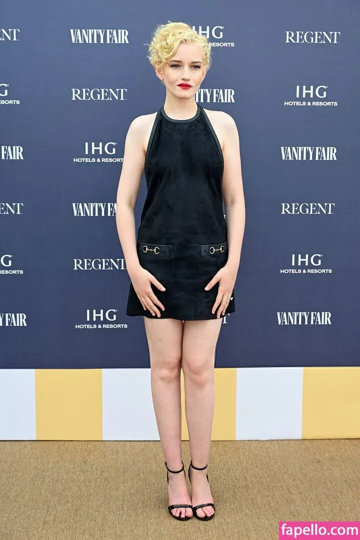 Julia Garner Onlyfans Photo Gallery 