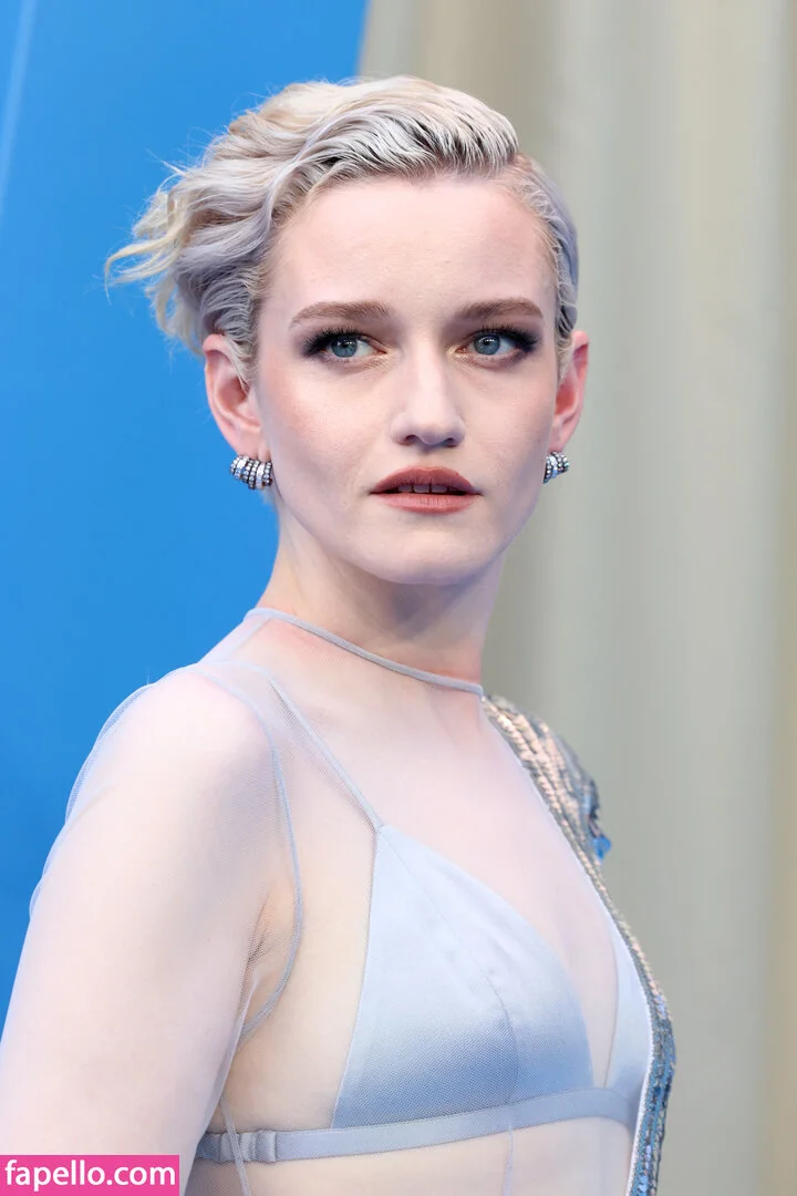 Julia Garner Onlyfans Photo Gallery 