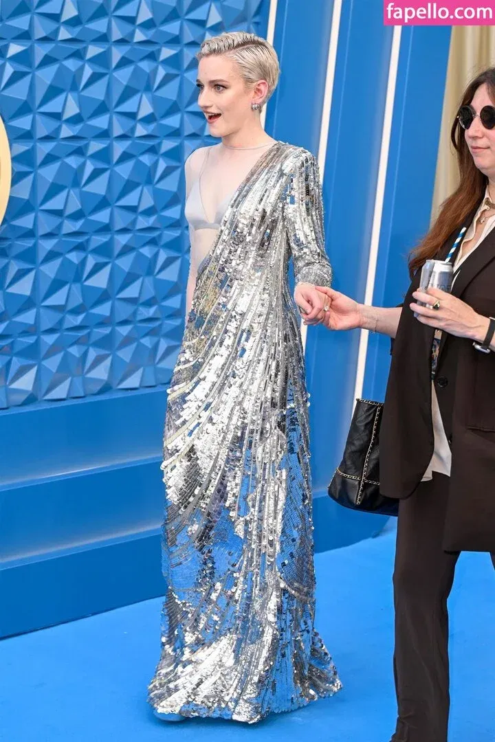 Julia Garner Onlyfans Photo Gallery 