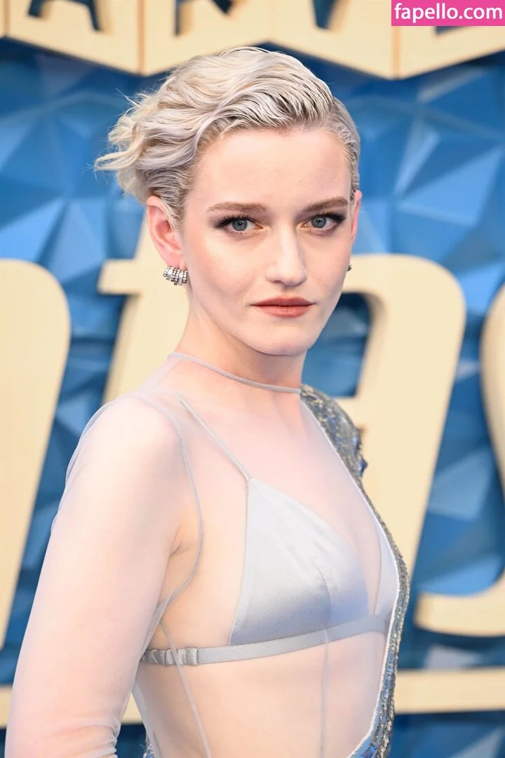 Julia Garner Onlyfans Photo Gallery 