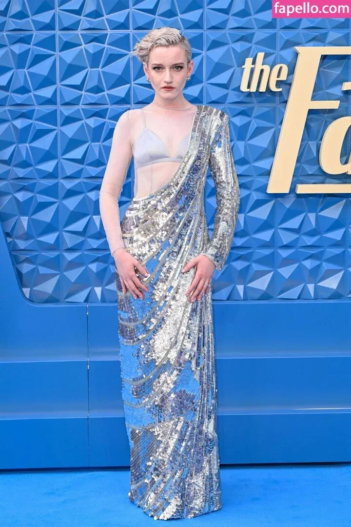 Julia Garner Onlyfans Photo Gallery 